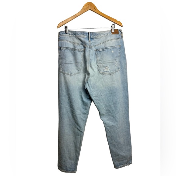 American Eagle 90s Slim Boyfriend Light Wash Jeans Size 16 - Picture 2 of 9